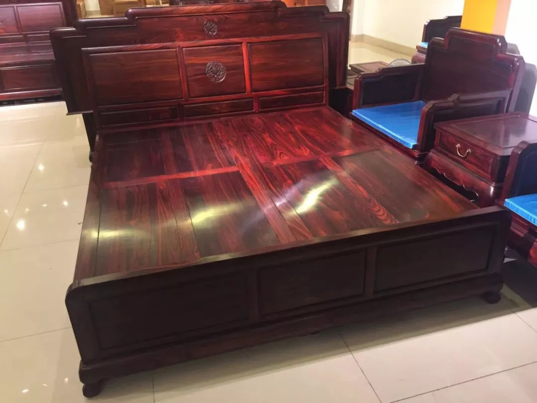 紅木市場新寵--闊葉黃檀(紫花梨、印尼黑酸枝)